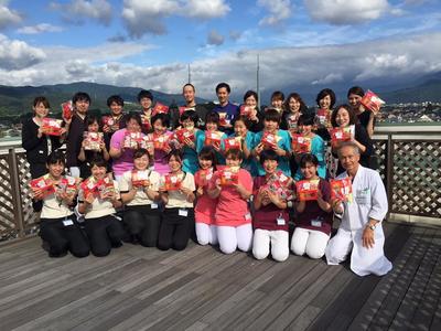 20171007　秋祭り　お菓子とスタッフ.jpg